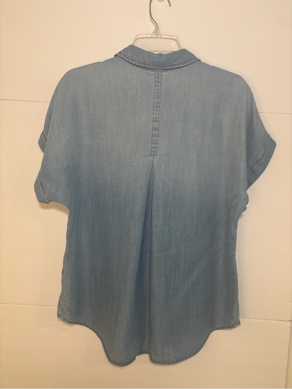 Cloth & Stone 100% Tencel Lyocell Chambray Blouse Size M Anthropologie - Picture 3 of 7